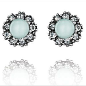 Chloe + Isabel Beau Monde Stud Earrings